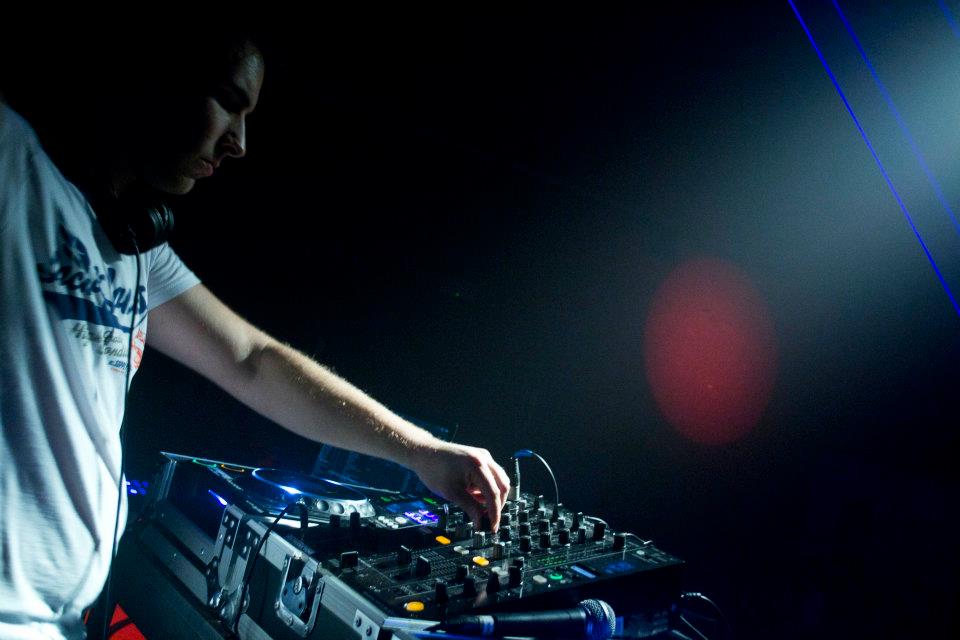 Party DJ Ian Fox in de mix